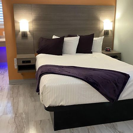 Worthington Of Logan Hotel Bagian luar foto