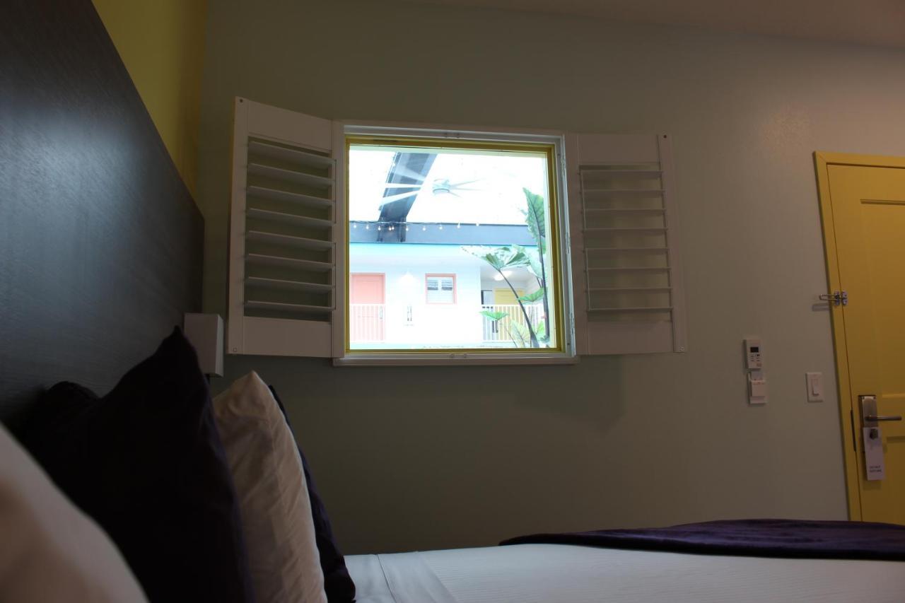 Worthington Of Logan Hotel Bagian luar foto
